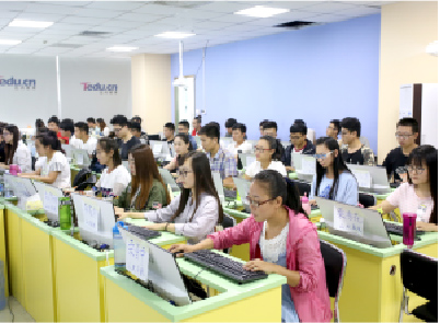 重庆IT培训学校推荐指南 如何选择靠谱的教育机构？